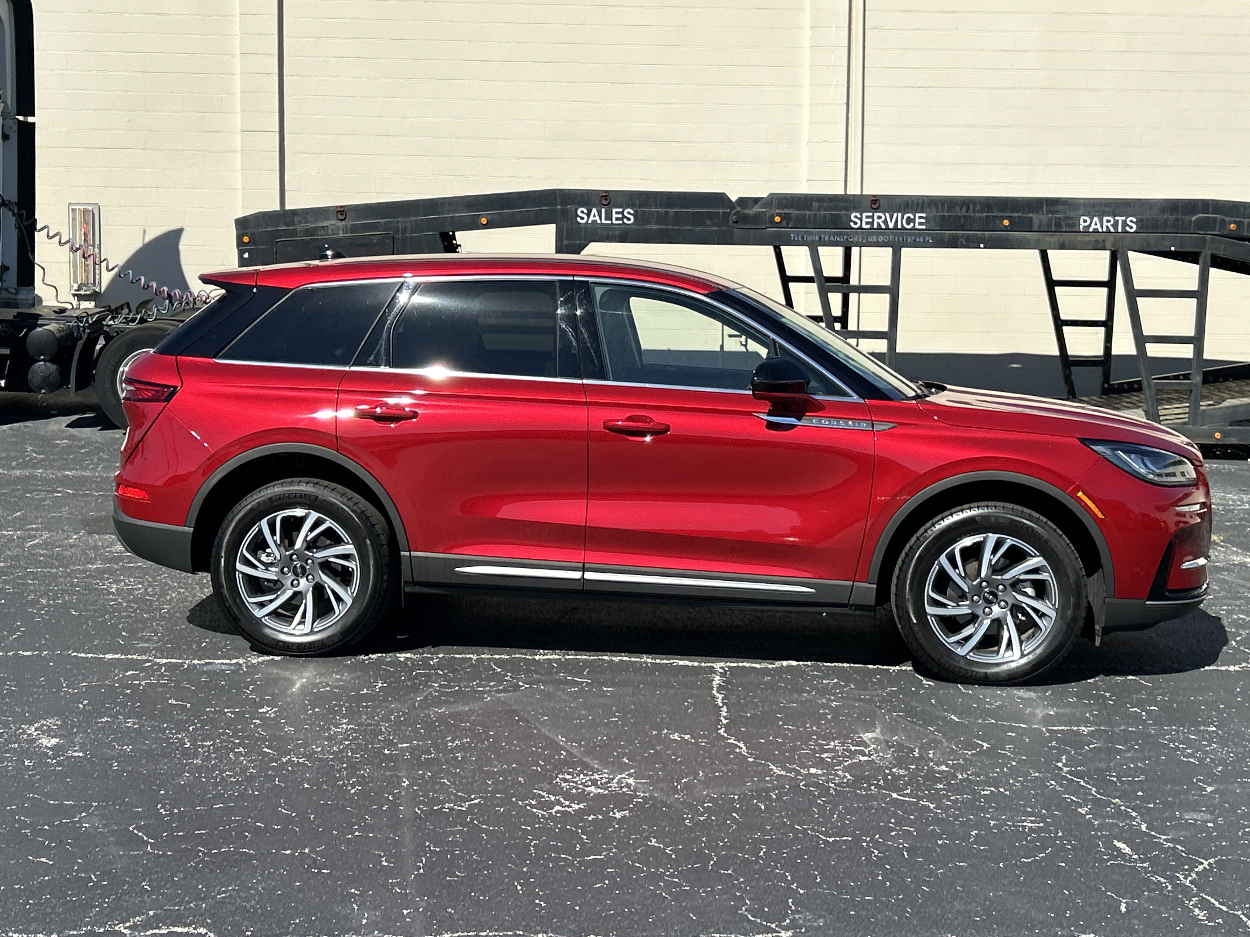 Used 2024 Lincoln Corsair Premiere w/ Equipment Group 101A image 2