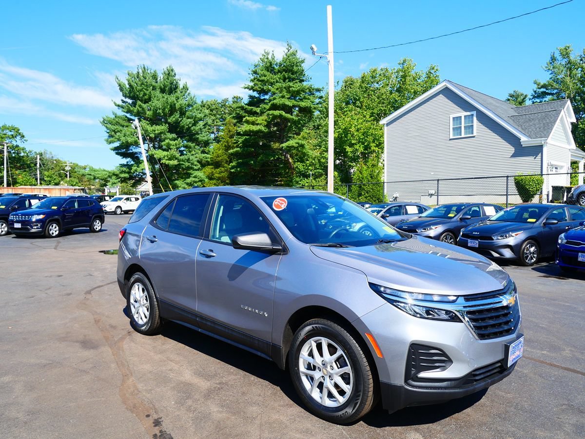 Used 2023 Chevrolet Equinox LS w/ LPO, Floor Liner Package AWD/4WD image 31