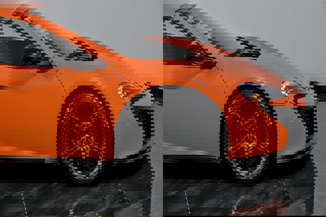 Used 2015 McLaren 650S Spider image 15