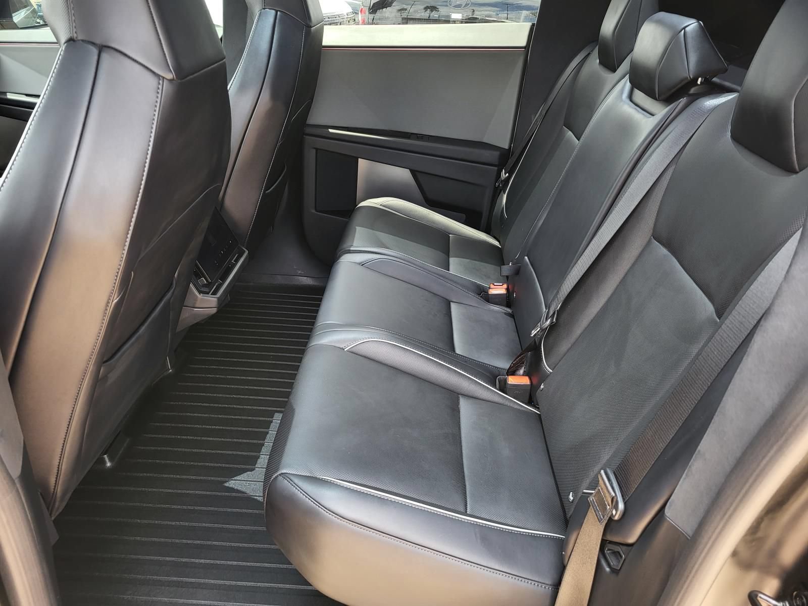 Used 2024 Tesla Cybertruck AWD Crew Cab image 12