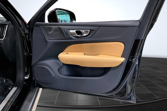 Certified 2025 Volvo V60 B5 Cross Country Ultra AWD/4WD image 25