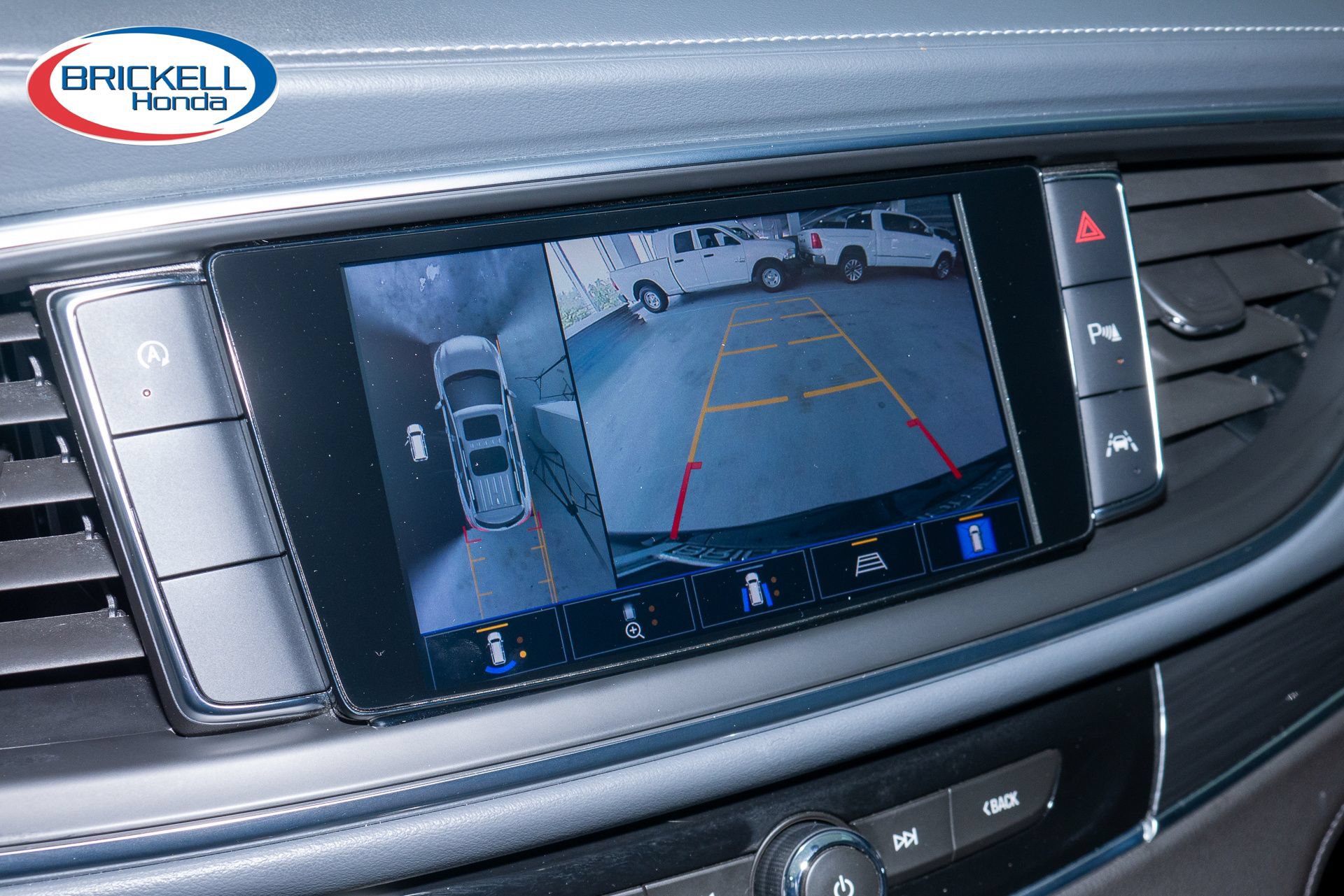 Used 2024 Buick Enclave Essence w/ Technology Package FWD image 31