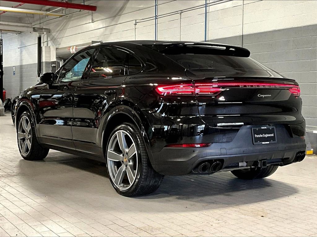 Certified 2023 Porsche Cayenne Platinum Edition AWD/4WD image 3