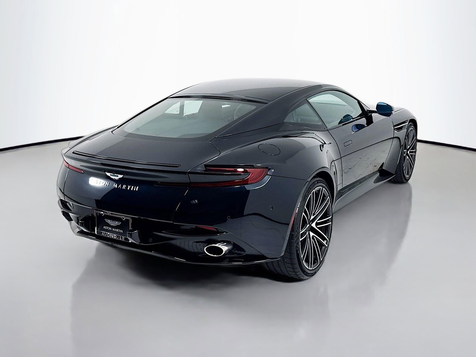 Used 2024 Aston Martin DB12 Coupe RWD image 7