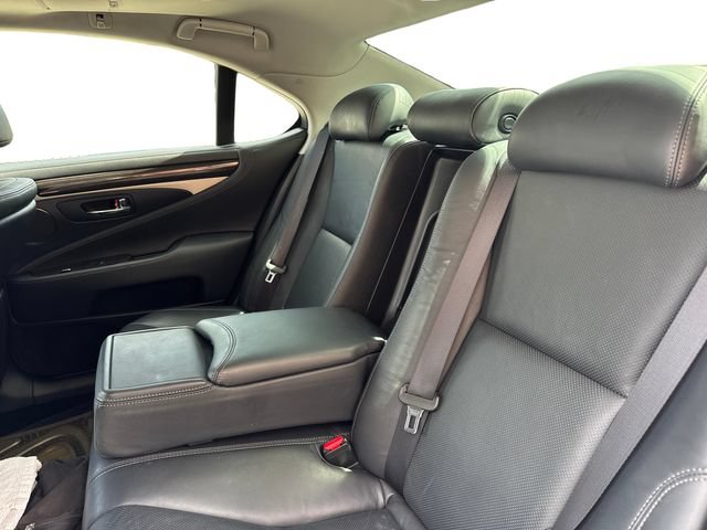 Used 2015 Lexus LS 460 RWD image 10