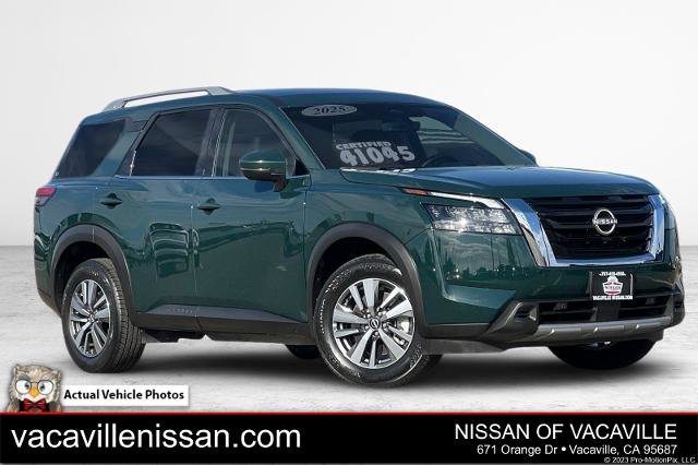 Certified 2025 Nissan Pathfinder SL image 1