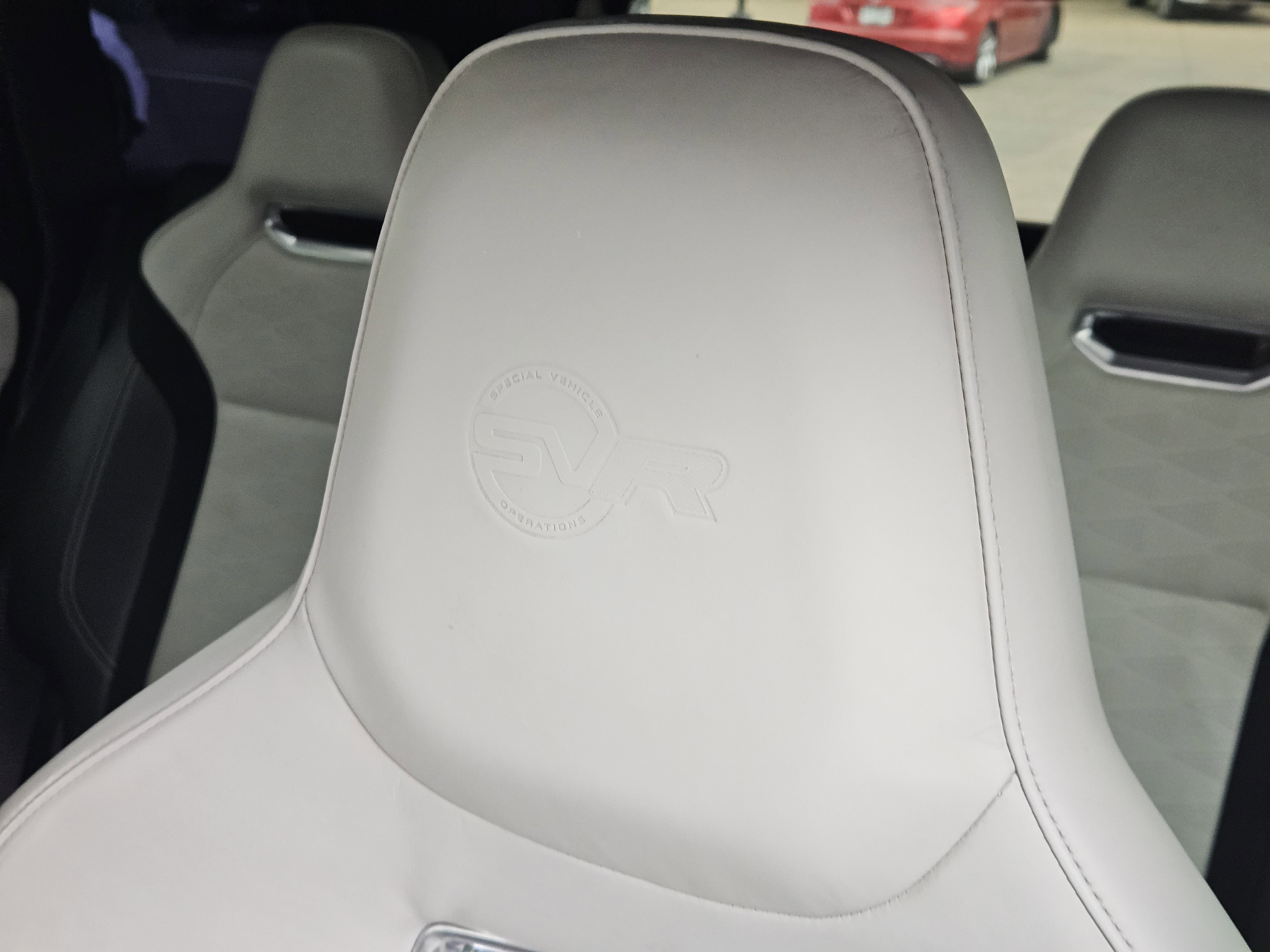 Used 2018 Land Rover Range Rover Sport SVR image 17