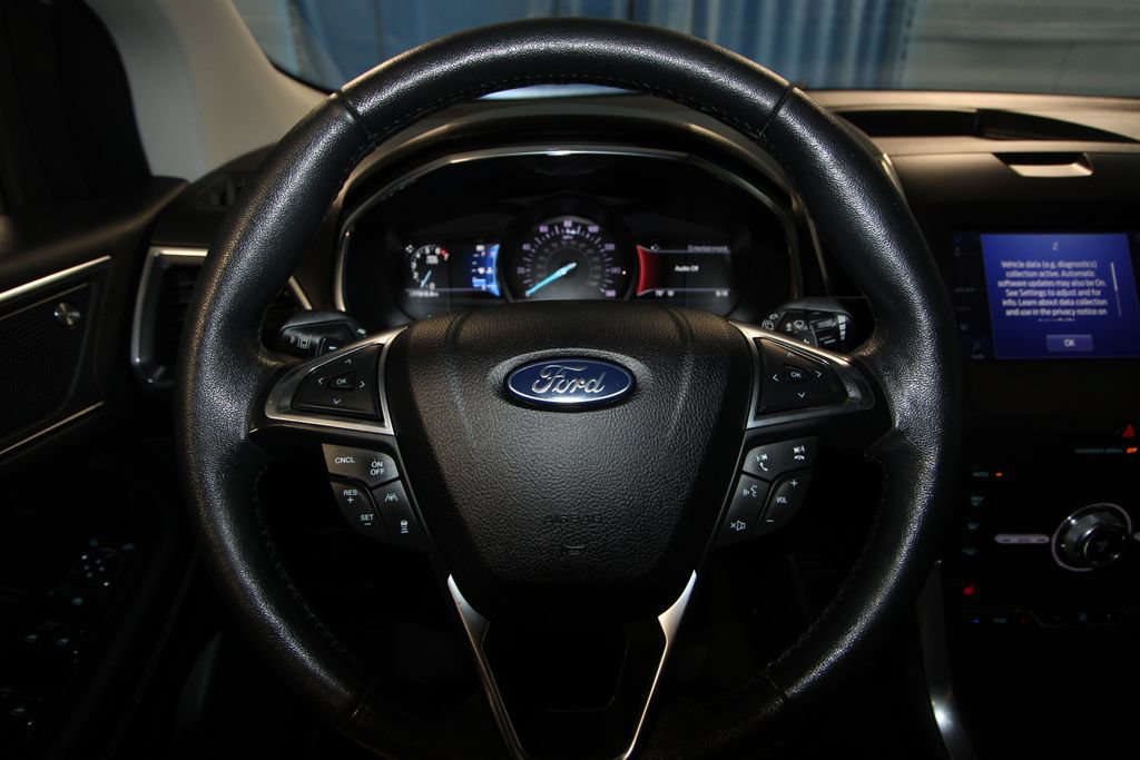Used 2020 Ford Edge Titanium AWD/4WD image 13