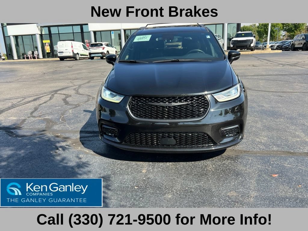 Used 2021 Chrysler Pacifica Touring-L w/ S Appearance Package FWD image 3