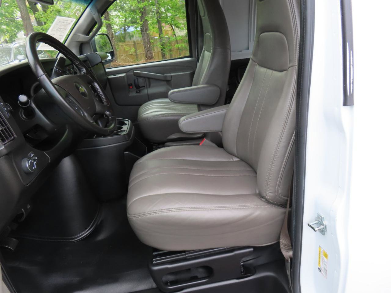 Used 2023 Chevrolet Express 3500 w/ Driver Convenience Package RWD image 11