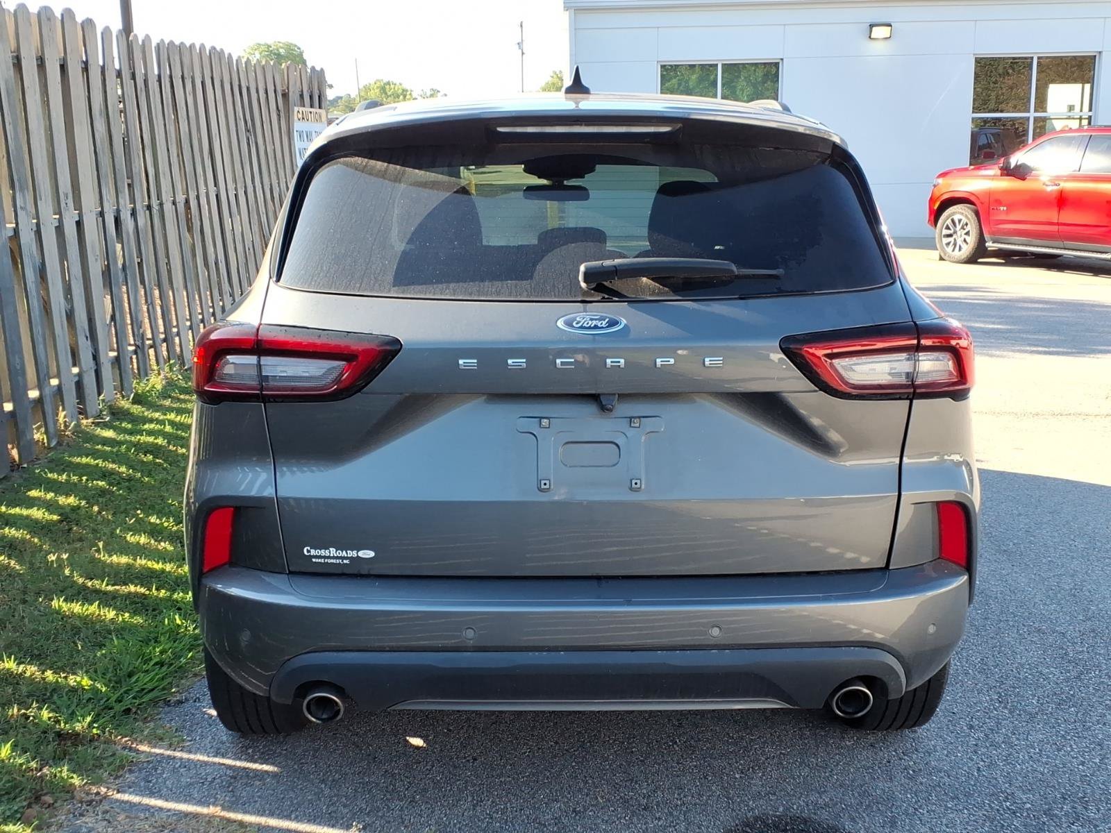 Used 2023 Ford Escape ST-Line w/ Tech Pack #1 FWD image 6