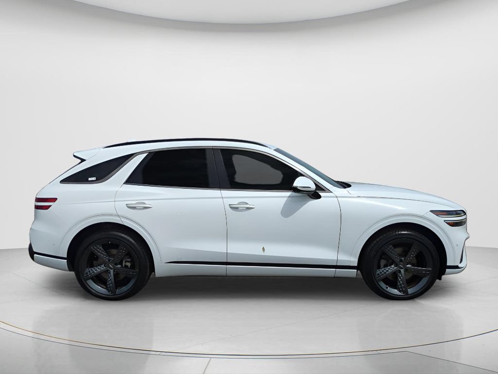Used 2022 Genesis GV70 2.5T w/ Sport Prestige Package AWD/4WD image 4