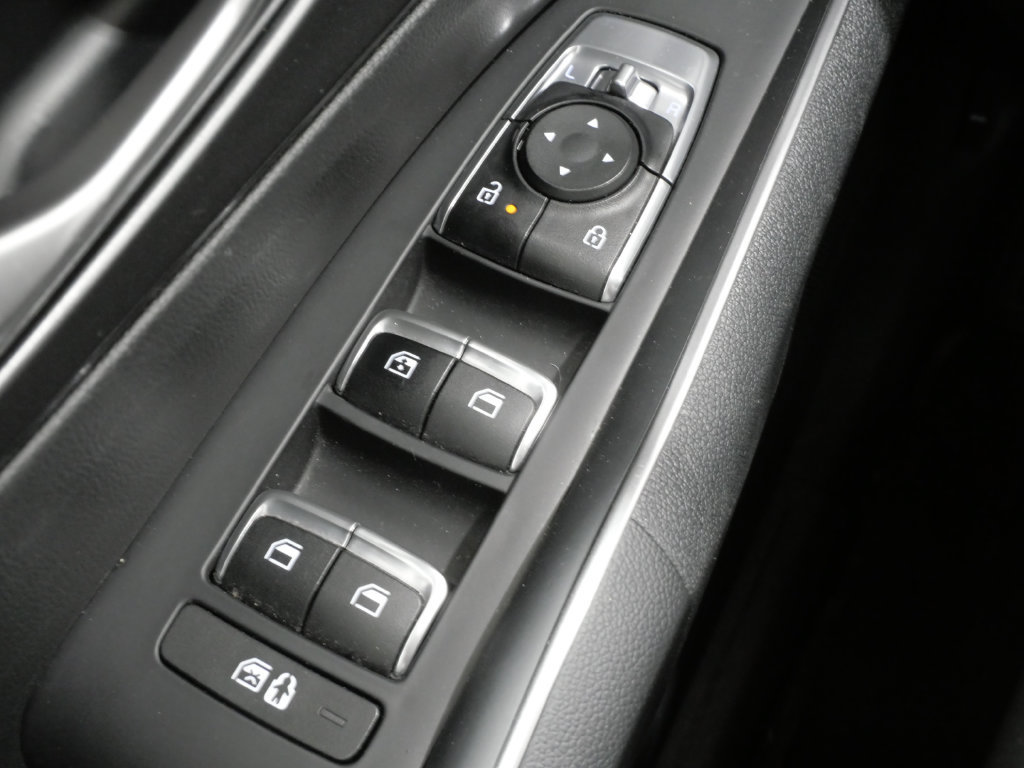 Used 2024 Kia Sorento S FWD image 13