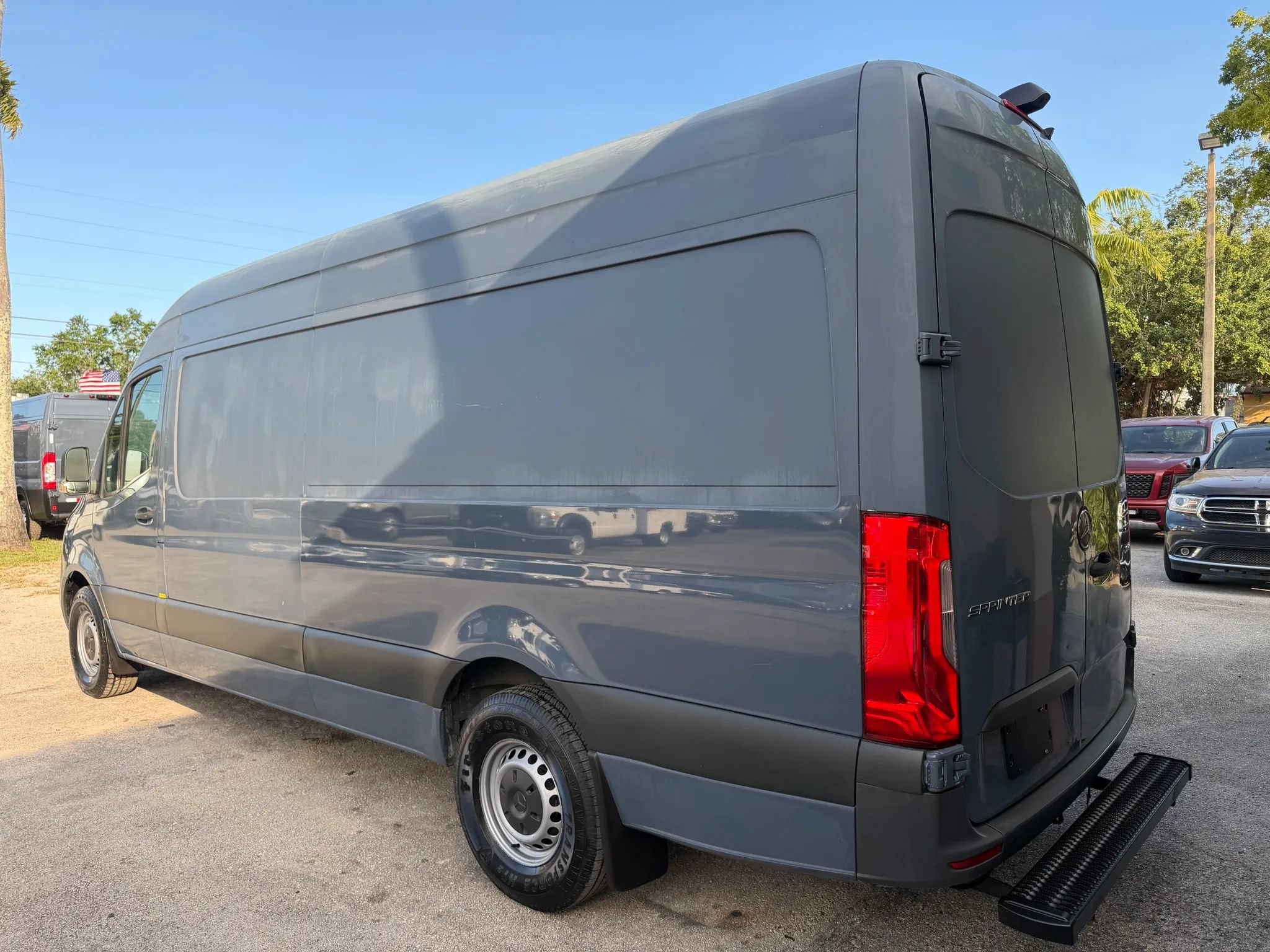 Used 2019 Mercedes-Benz Sprinter 170 image 3