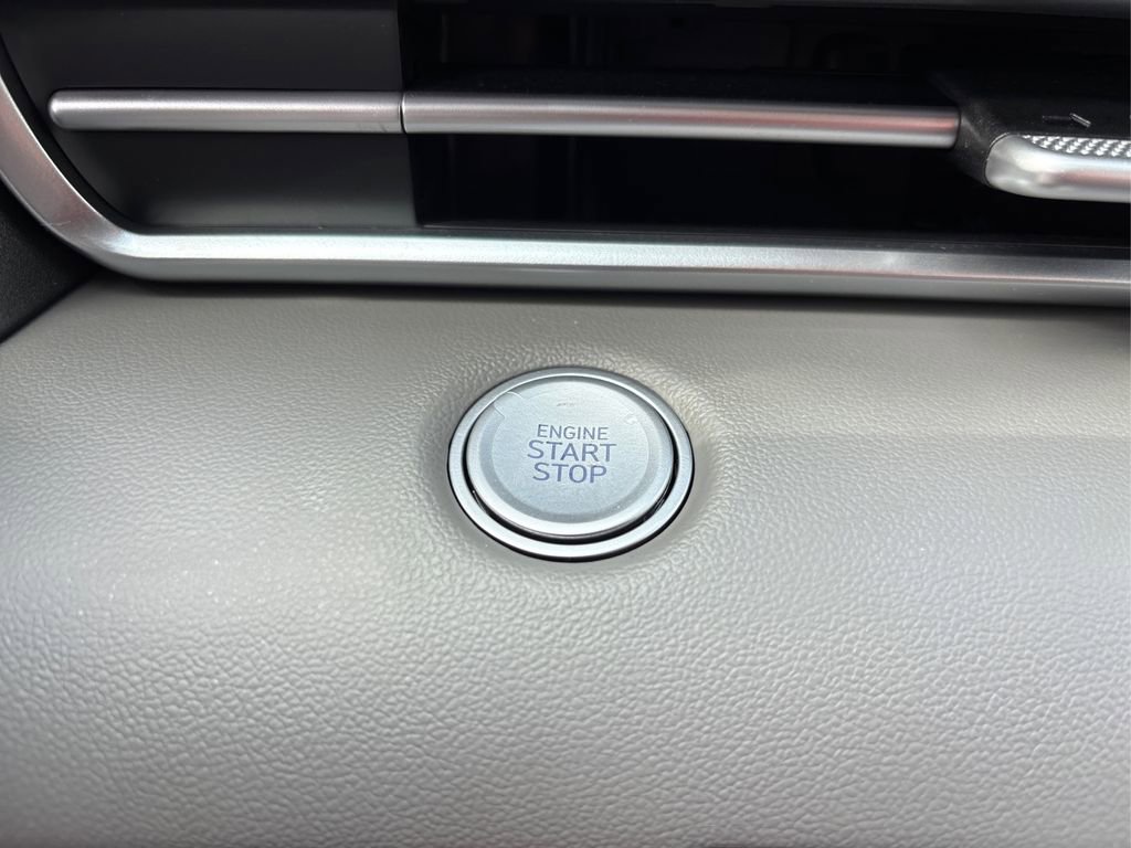 Certified 2025 Hyundai Elantra Sport FWD image 29
