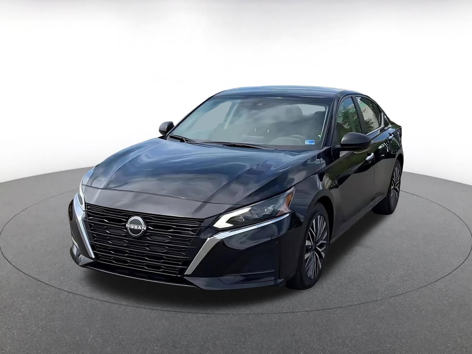 Used 2025 Nissan Altima 2.5 SV FWD image 7