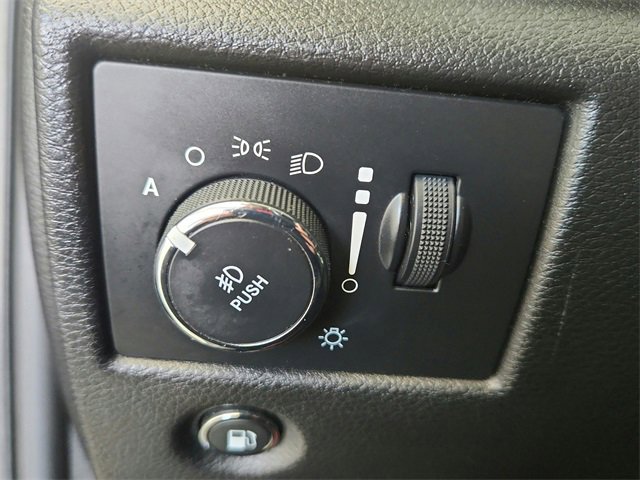 Used 2019 Jeep Grand Cherokee Altitude image 33