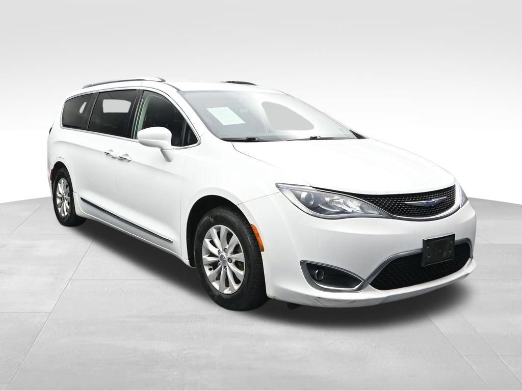 Used 2019 Chrysler Pacifica Touring-L FWD image 7