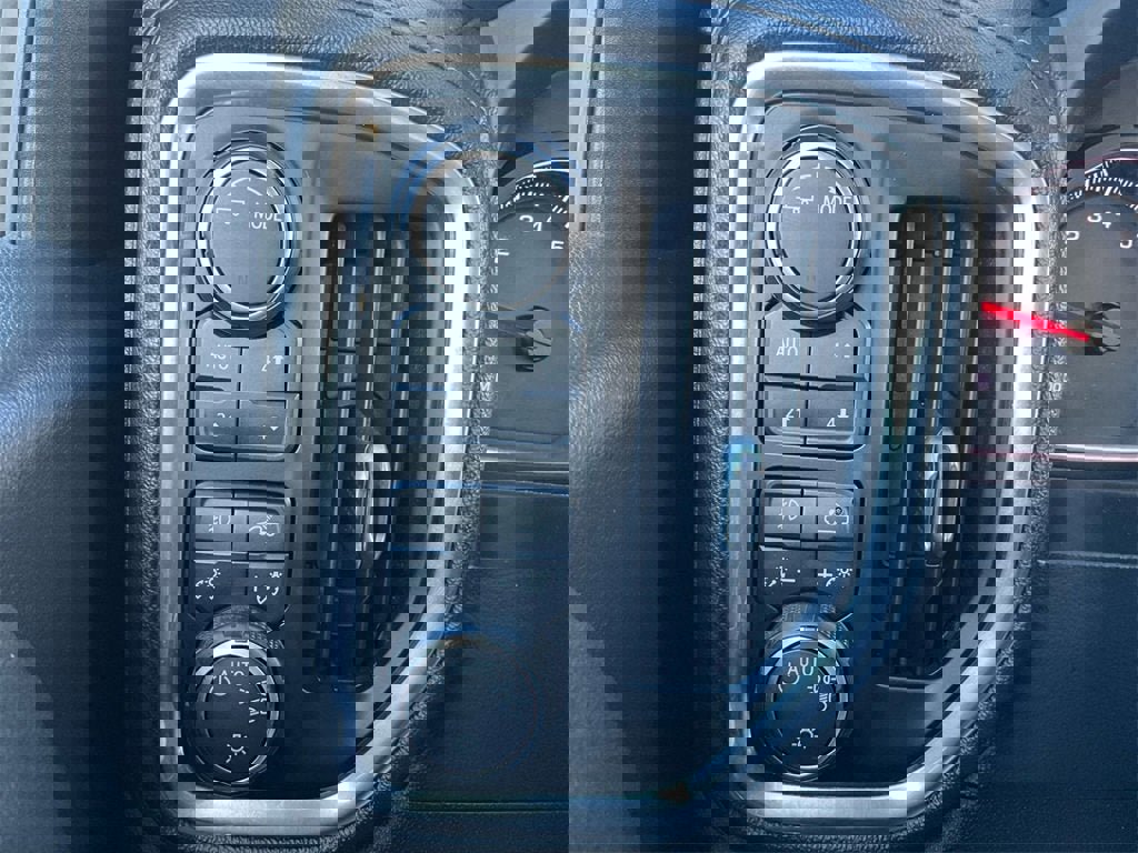 Used 2020 Chevrolet Silverado 1500 LT Trail Boss w/ Midnight Edition image 18