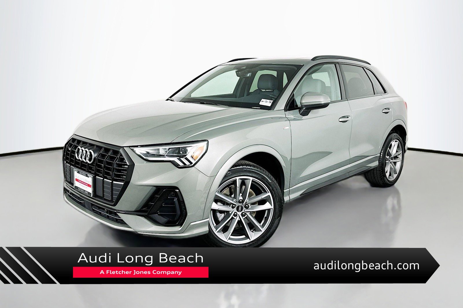Used 2025 Audi Q3 2.0T Premium w/ Black Optic Sport Package image 1
