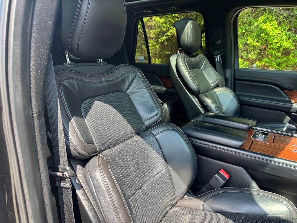 Used 2018 Lincoln Navigator Select AWD/4WD image 11