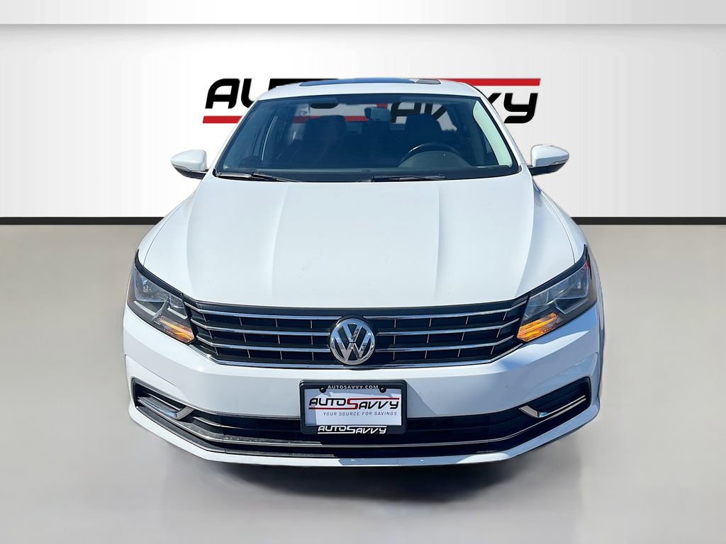 Used 2018 Volkswagen Passat 2.0T SE image 2