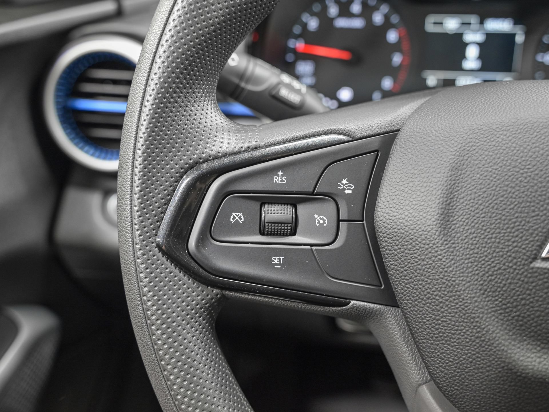 Used 2025 Chevrolet Trax LS FWD image 19