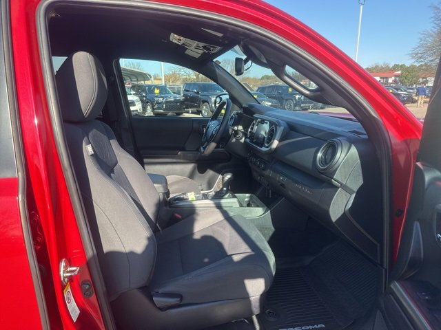 Used 2019 Toyota Tacoma TRD Off-Road image 15