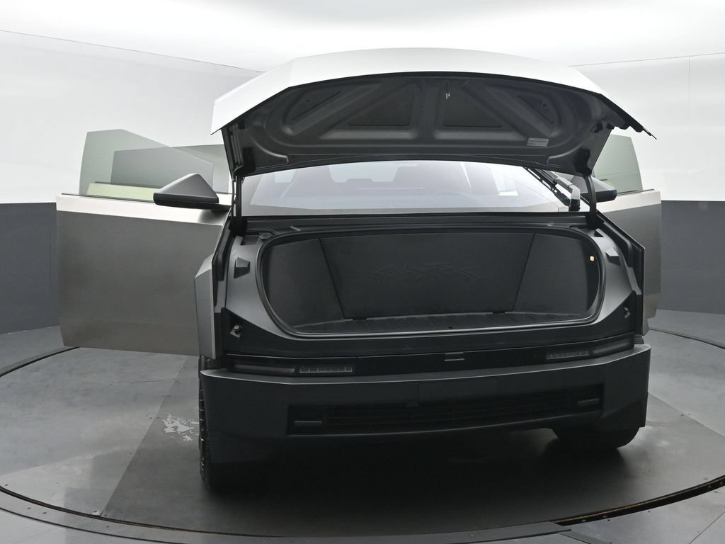 Used 2024 Tesla Cybertruck AWD Crew Cab image 43