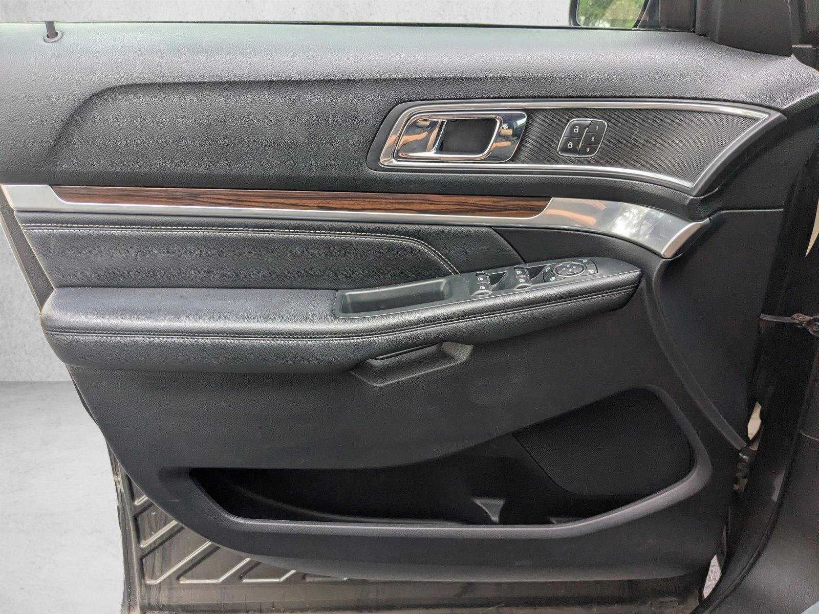 Used 2019 Ford Explorer Limited w/ Class III Trailer Tow Package FWD image 14