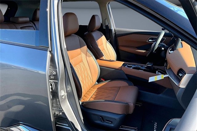 New 2026 Nissan Rogue Platinum image 11