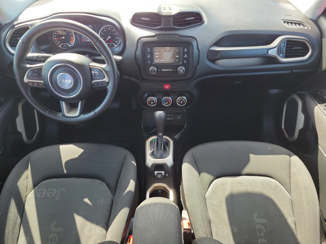 Used 2017 Jeep Renegade Latitude FWD image 12