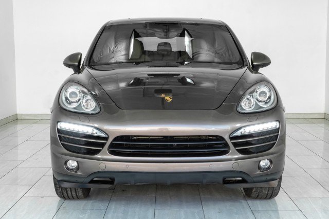 Used 2014 Porsche Cayenne Platinum Edition AWD/4WD image 3