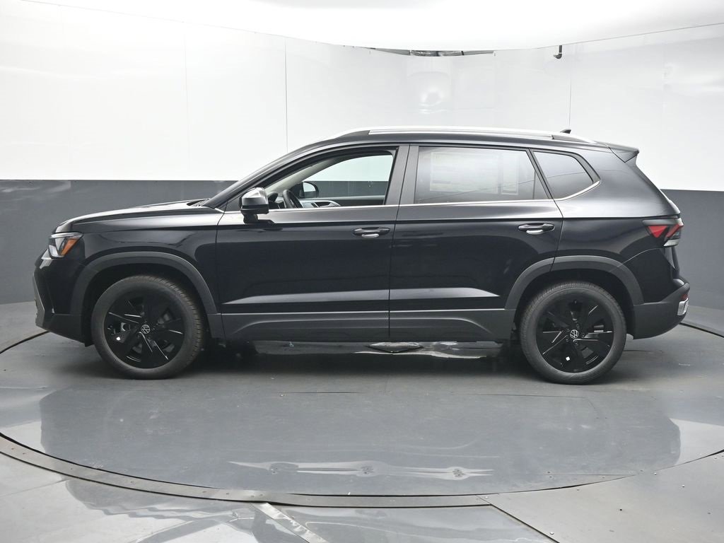 New 2025 Volkswagen Taos SE image 5