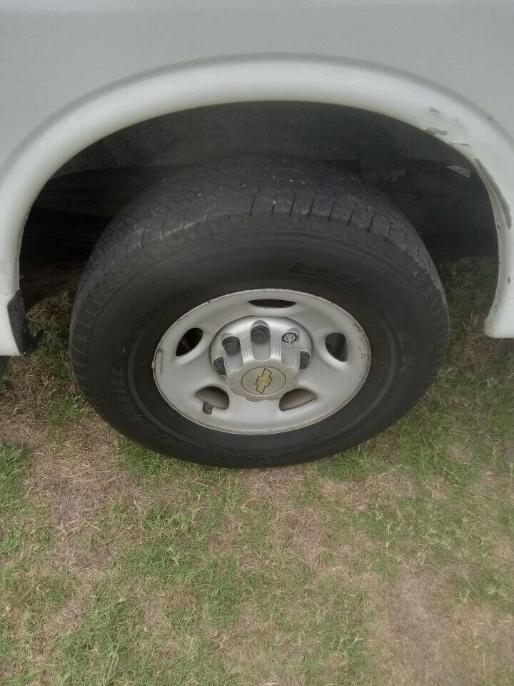 Used 2013 Chevrolet Express 2500 w/ Cold Climate Package image 24