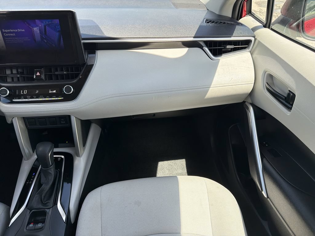 Used 2024 Toyota Corolla Cross LE FWD image 17