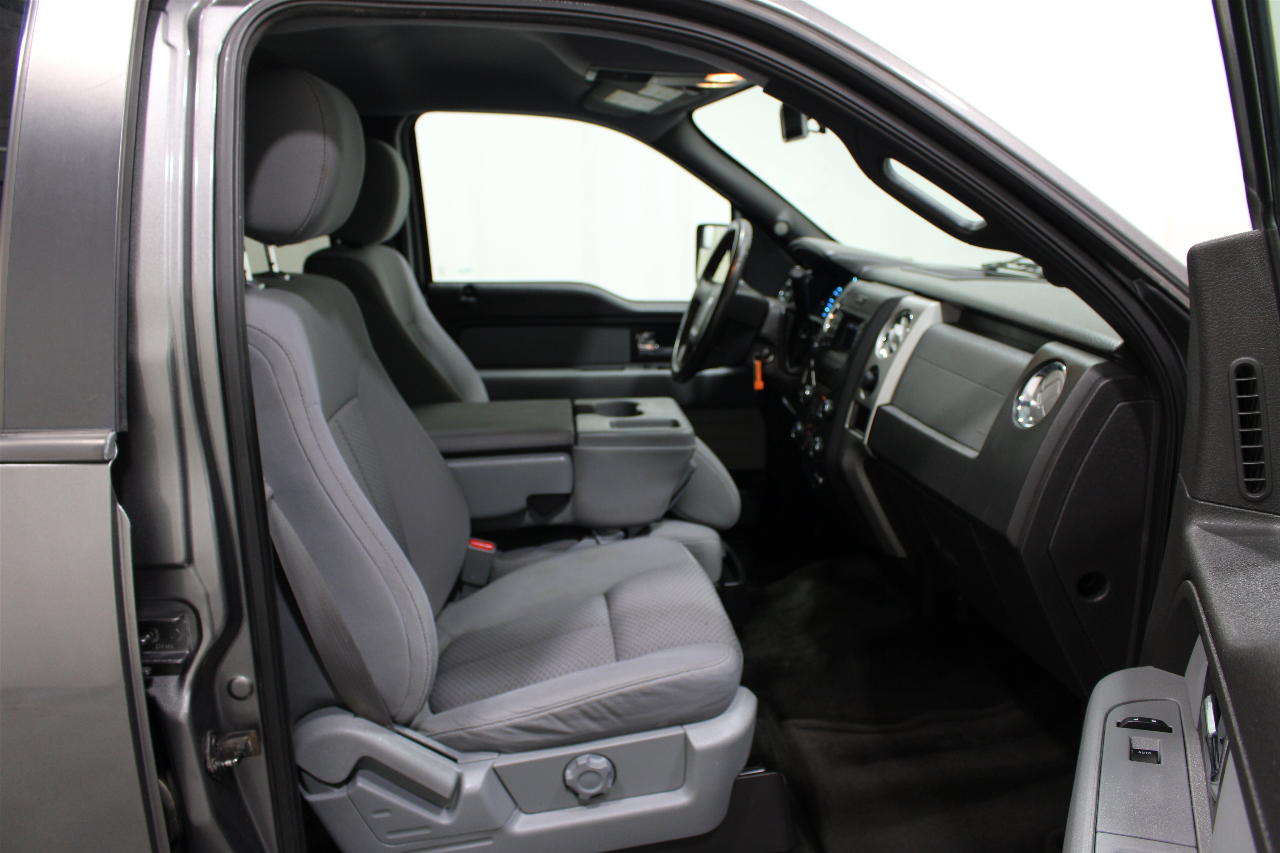 Used 2014 Ford F150 XLT w/ Equipment Group 302A Luxury RWD image 19