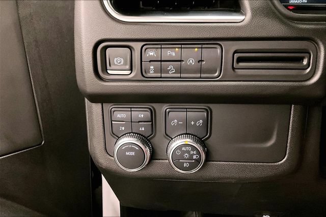 Used 2024 GMC Yukon XL AT4 AWD/4WD image 39