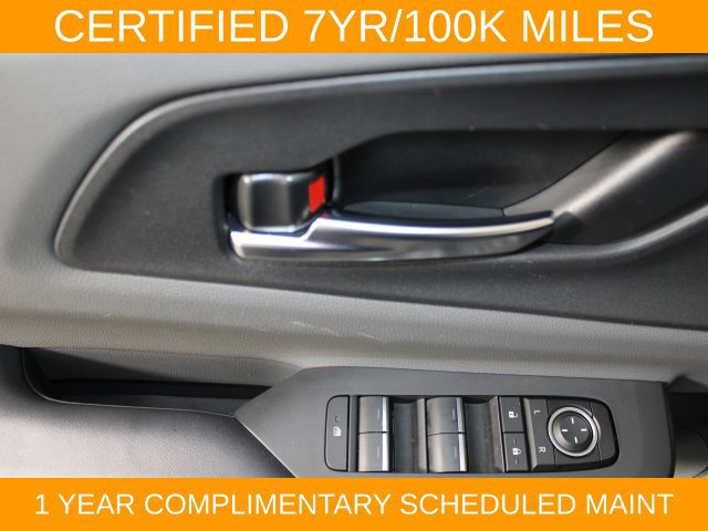 Used 2025 Toyota Prius XLE FWD image 18