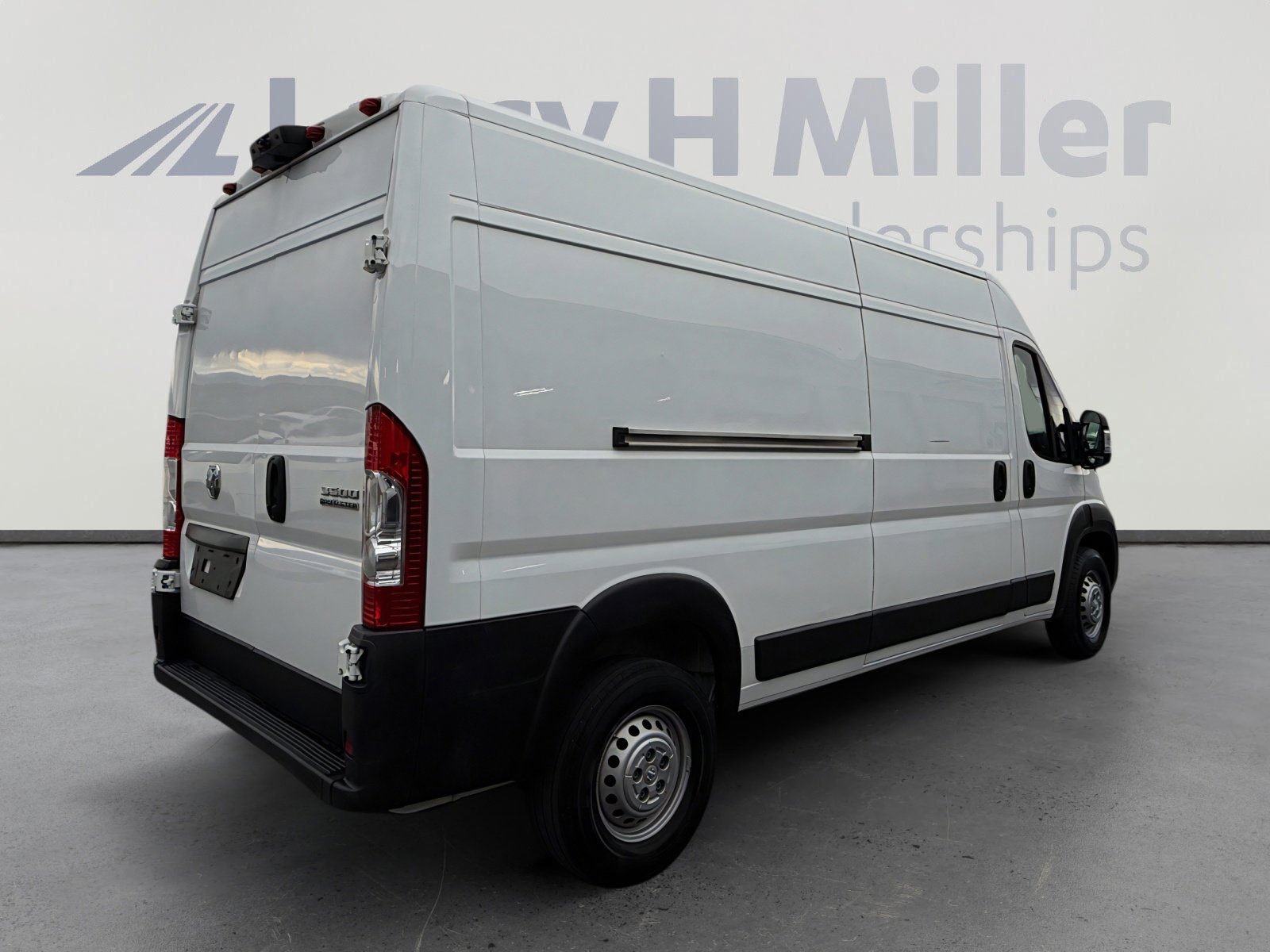 Used 2025 RAM ProMaster 3500 w/ Convenience Group image 5