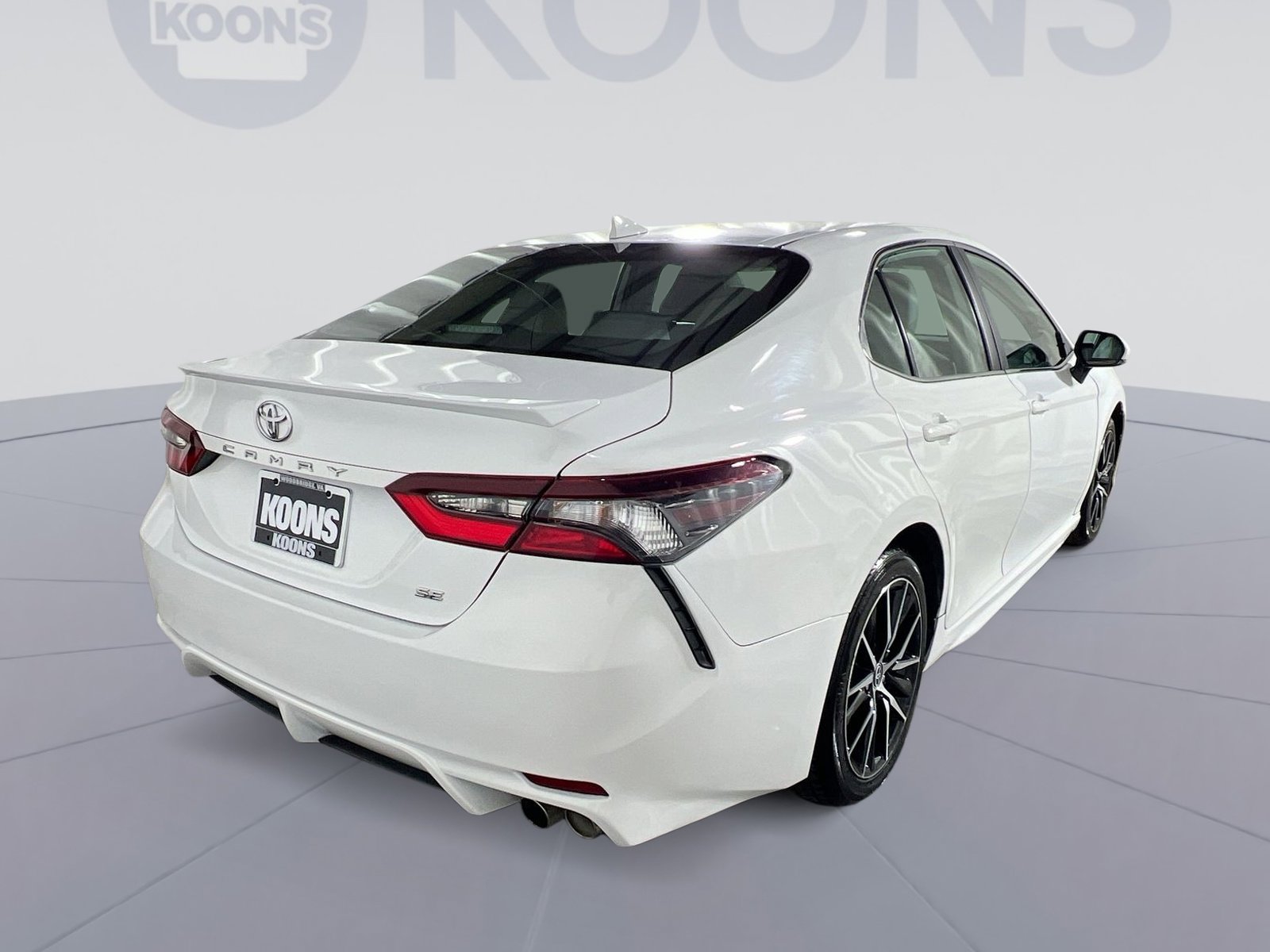 Used 2023 Toyota Camry SE image 7