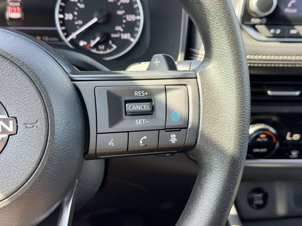 Used 2024 Nissan Rogue SV FWD image 21