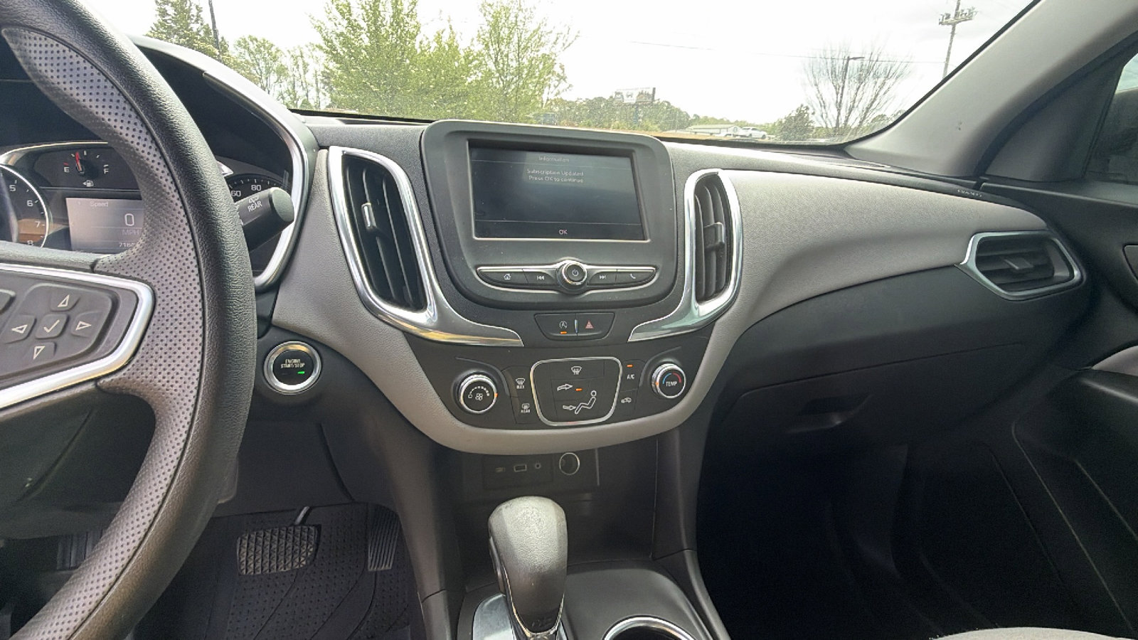 Used 2022 Chevrolet Equinox LS w/ LS Convenience Package image 32