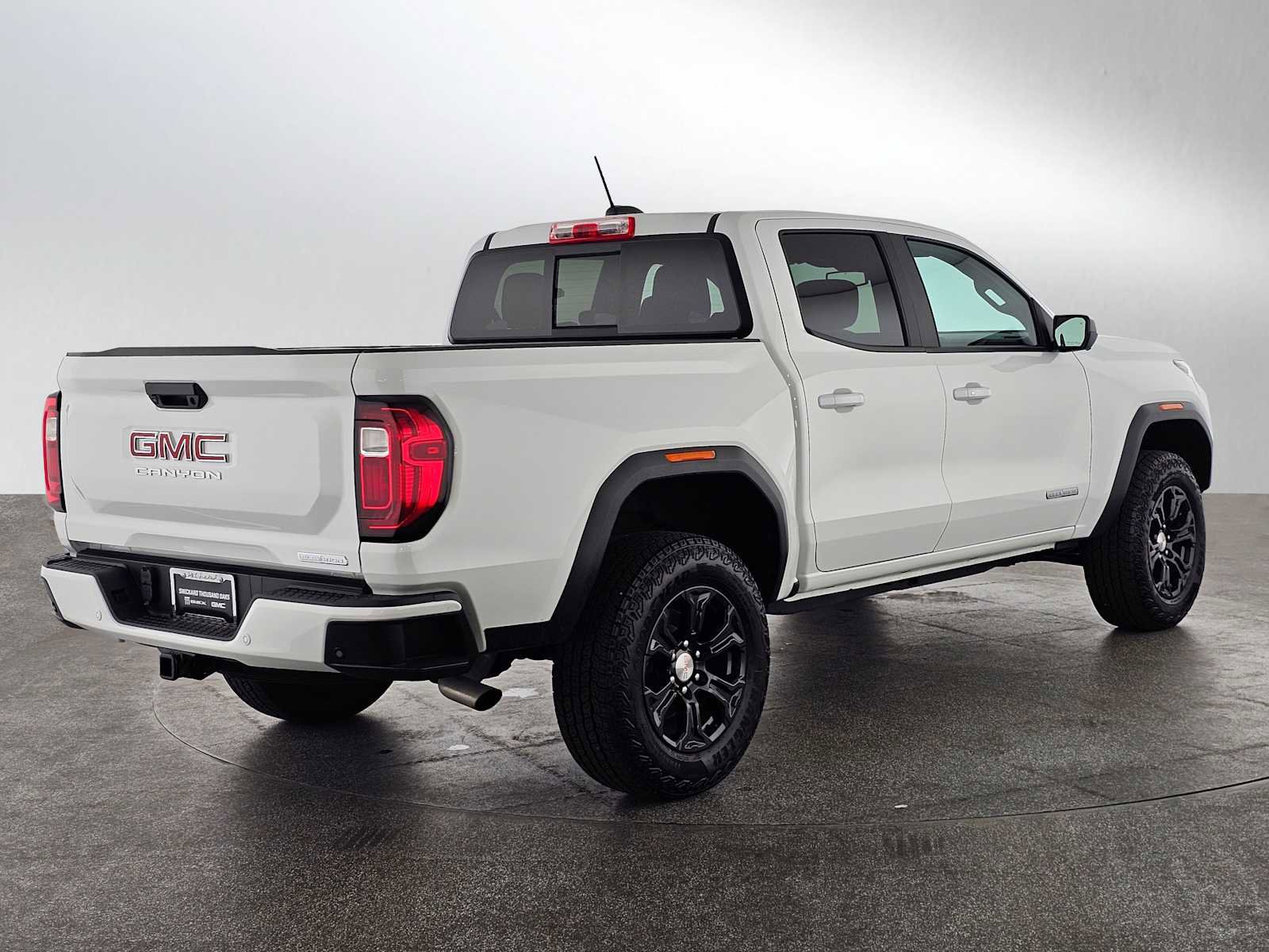 Used 2024 GMC Canyon Elevation w/ Convenience Package image 3