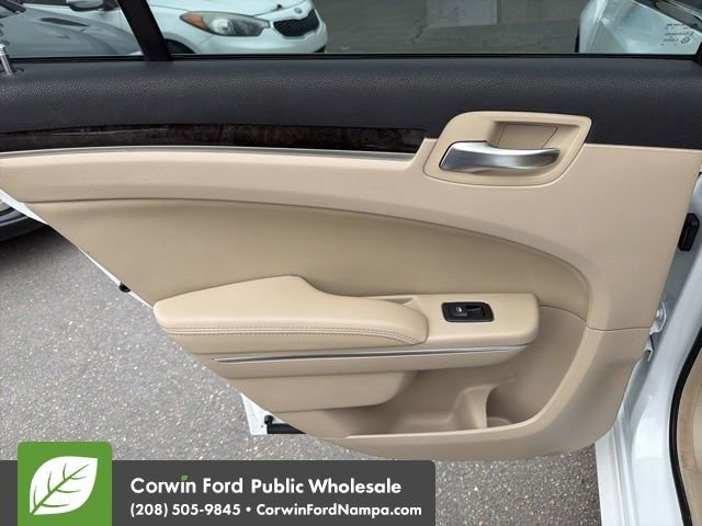 Used 2013 Chrysler 300 AWD w/ Driver Convenience Group image 29