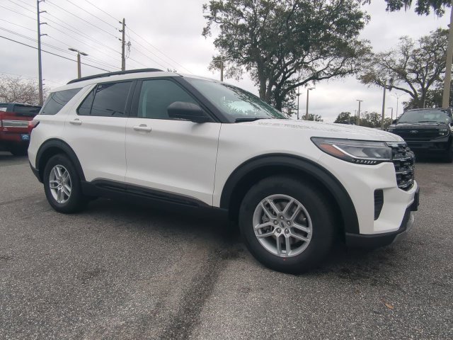 New 2026 Ford Explorer Active RWD image 2