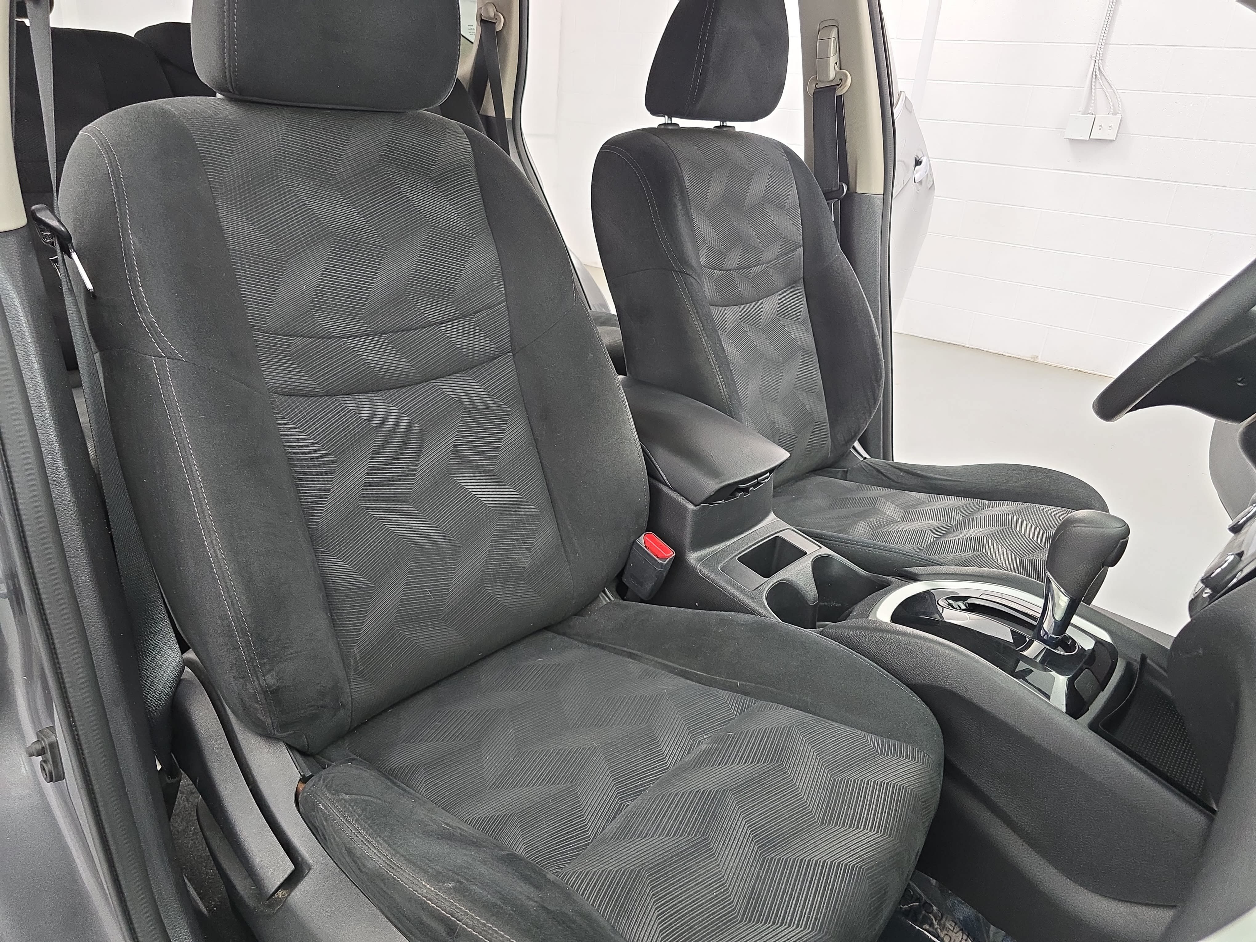 Used 2014 Nissan Rogue SV AWD/4WD image 10