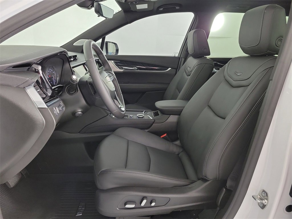 Certified 2025 Cadillac XT6 Premium Luxury w/ Technology Package image 17
