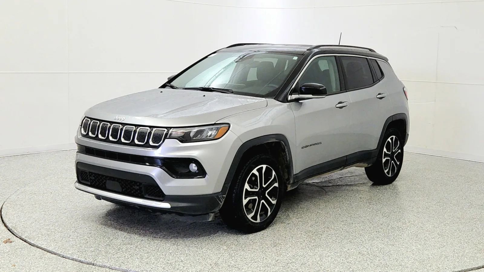 Used 2022 Jeep Compass Limited image 3