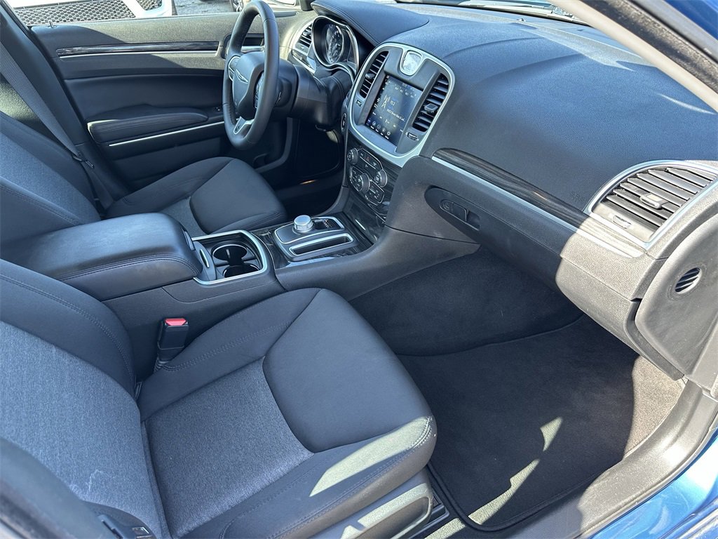 Certified 2022 Chrysler 300 Touring image 33